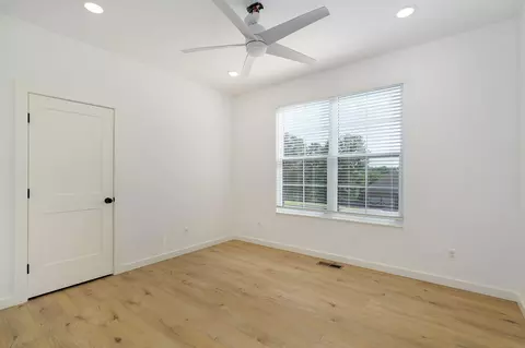 Bedroom - 2619 E Old Ivy St, Springfield, MO 65804 photo 5 of 6