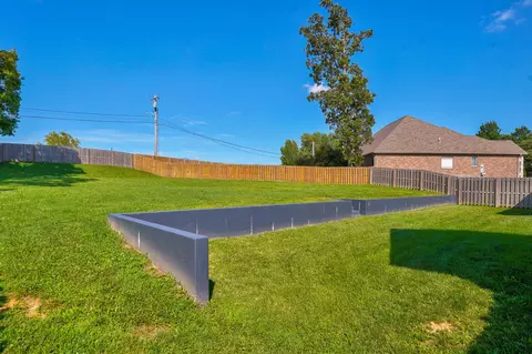 Exterior - 2619 E Old Ivy St, Springfield, MO 65804 photo 10 of 17
