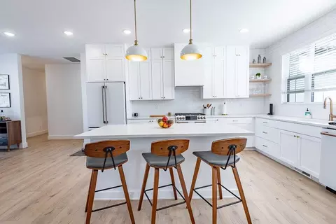 Kitchen - 2619 E Old Ivy St, Springfield, MO 65804 photo 1 of 5