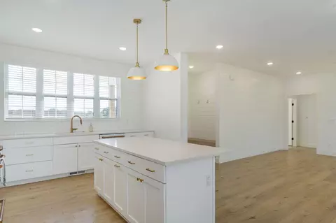 Kitchen - 2619 E Old Ivy St, Springfield, MO 65804 photo 5 of 5