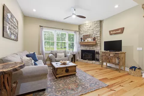Living - 7578 Persimmon Ct, Willard, MO 65781 photo 2 of 3
