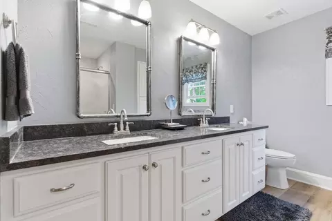 Bath - 7578 Persimmon Ct, Willard, MO 65781 photo 2 of 5