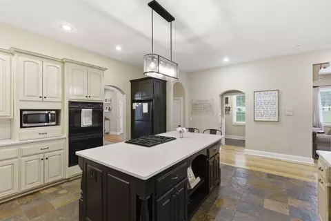 Kitchen - 7578 Persimmon Ct, Willard, MO 65781 photo 5 of 6