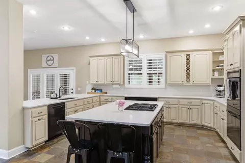 Kitchen - 7578 Persimmon Ct, Willard, MO 65781 photo 2 of 6