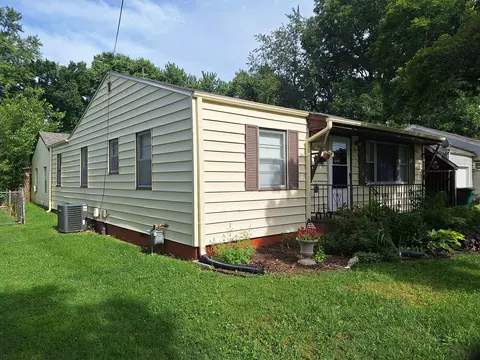 Exterior - 1934 S Kimbrough Ave, Springfield, MO 65807 photo 2 of 9