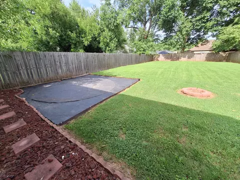 Exterior - 1934 S Kimbrough Ave, Springfield, MO 65807 photo 7 of 9