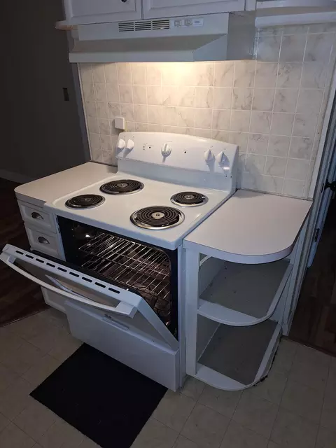 Kitchen - 1934 S Kimbrough Ave, Springfield, MO 65807 photo 6 of 6