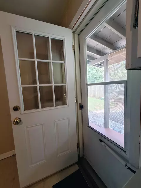 Entry Way - 1934 S Kimbrough Ave, Springfield, MO 65807 photo 2 of 3