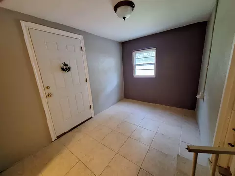 Entry Way - 1934 S Kimbrough Ave, Springfield, MO 65807 photo 3 of 3