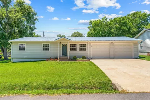160 South St, Hollister, MO 65672