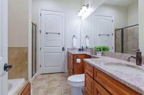 Bath - 29 Stone Cliff Cir UNIT 6, Branson, MO 65616 photo 1 of 2
