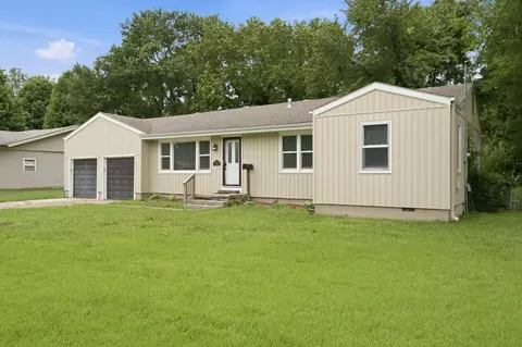 1259 E Berkeley St, Springfield, MO 65804