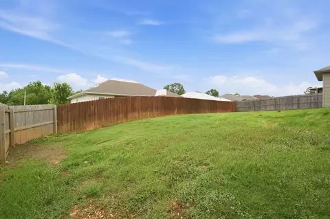 Exterior - 3103 N Albertha Ave, Springfield, MO 65803 photo 4 of 7