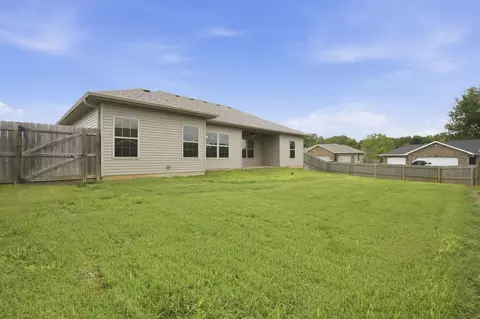 Exterior - 3103 N Albertha Ave, Springfield, MO 65803 photo 6 of 7