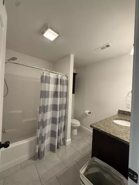 Bath - 339 Sidney Ln, Webb City, MO 64870 photo 1 of 2