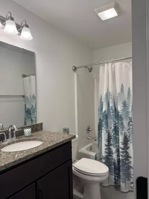 Bath - 339 Sidney Ln, Webb City, MO 64870 photo 2 of 2