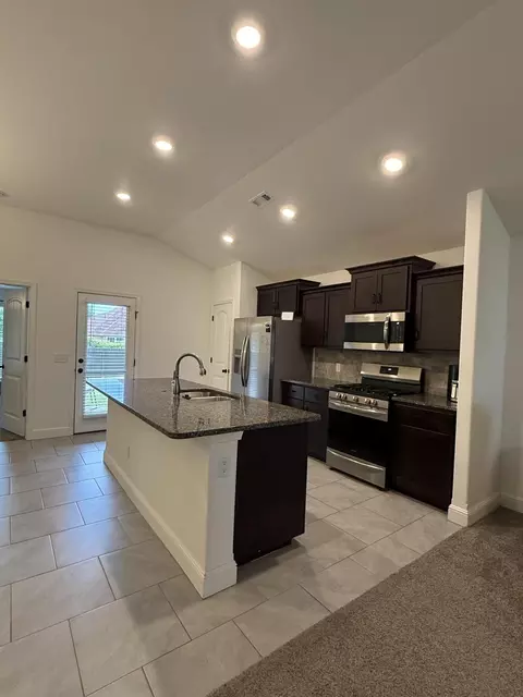 Kitchen - 339 Sidney Ln, Webb City, MO 64870 photo 1 of 4