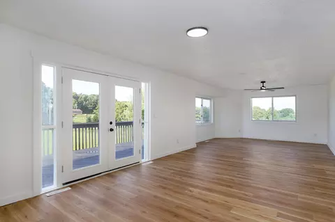 Living - 532 Charles Rd, Billings, MO 65610 photo 2 of 3