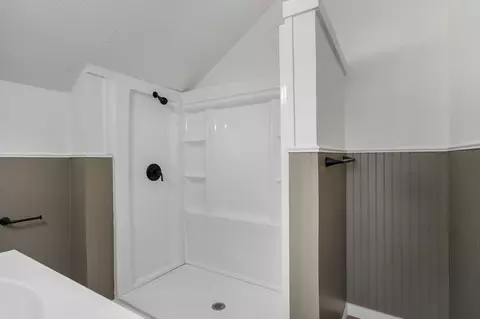 Bath - 532 Charles Rd, Billings, MO 65610 photo 4 of 5