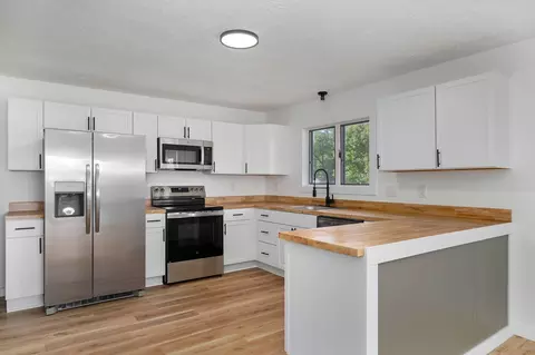 Kitchen - 532 Charles Rd, Billings, MO 65610 photo 1 of 2