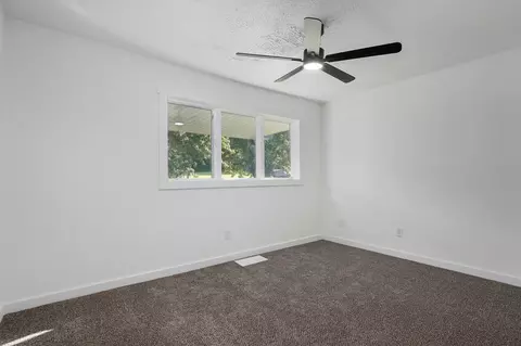 Bedroom - 532 Charles Rd, Billings, MO 65610 photo 2 of 3