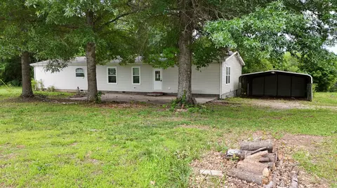 17975 3rd St, Eagle Rock, MO 65641