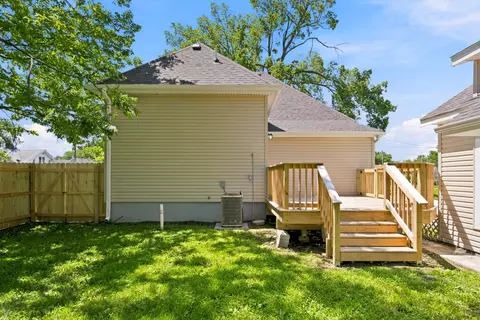 Exterior - 1017 E Commercial St, Springfield, MO 65803 photo 10 of 14