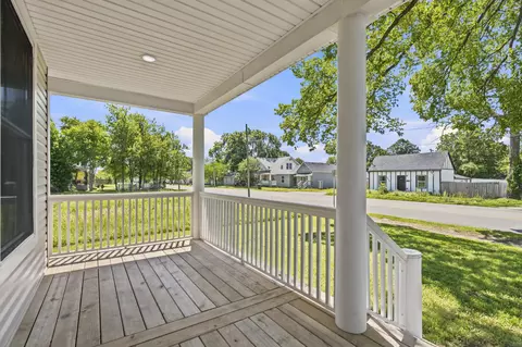 Exterior - 1017 E Commercial St, Springfield, MO 65803 photo 6 of 14