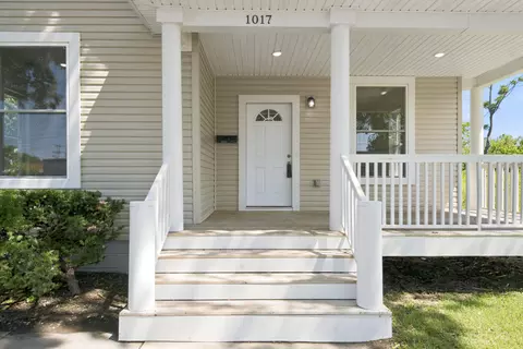 Exterior - 1017 E Commercial St, Springfield, MO 65803 photo 5 of 14