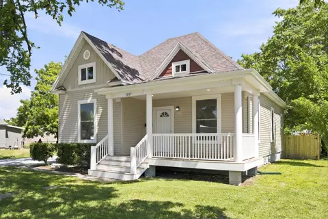 Exterior - 1017 E Commercial St, Springfield, MO 65803 photo 2 of 14