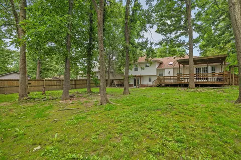 Exterior - 1019 Daniels St, Aurora, MO 65605 photo 5 of 12