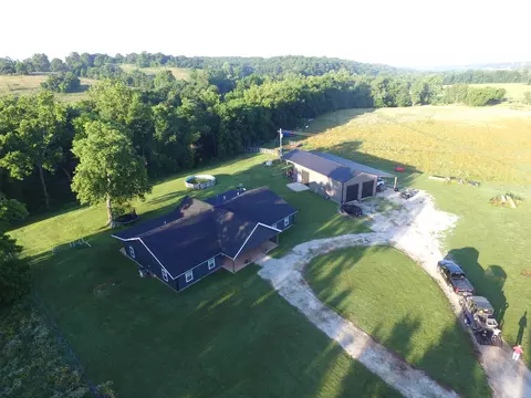 540 Reindeer Rd, Neosho, MO 64850