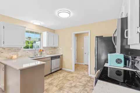 Kitchen - 704 S State Highway Ab, Willard, MO 65781 photo 2 of 4