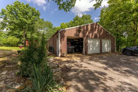 Exterior - 506 Hansen Ln, Gainesville, MO 65655 photo 17 of 27