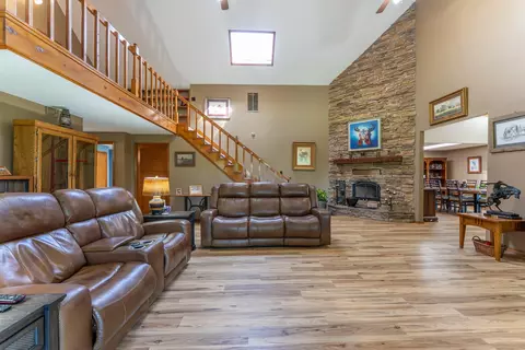 Living - 506 Hansen Ln, Gainesville, MO 65655 photo 1 of 1
