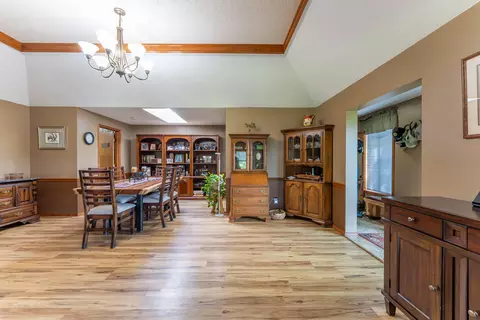 Dining - 506 Hansen Ln, Gainesville, MO 65655 photo 6 of 9