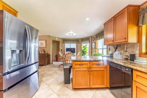 Kitchen - 506 Hansen Ln, Gainesville, MO 65655 photo 4 of 4