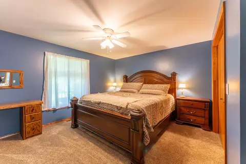 Bedroom - 506 Hansen Ln, Gainesville, MO 65655 photo 3 of 8