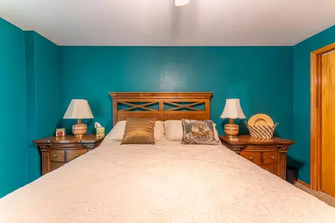 Bedroom - 506 Hansen Ln, Gainesville, MO 65655 photo 7 of 8