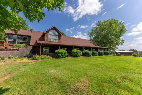 Exterior - 506 Hansen Ln, Gainesville, MO 65655 photo 4 of 27