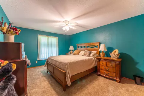Bedroom - 506 Hansen Ln, Gainesville, MO 65655 photo 6 of 8
