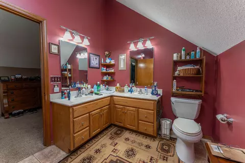 Bath - 506 Hansen Ln, Gainesville, MO 65655 photo 2 of 5