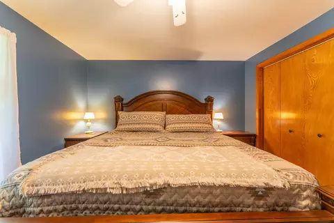 Bedroom - 506 Hansen Ln, Gainesville, MO 65655 photo 4 of 8