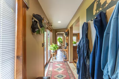 Entry Way - 506 Hansen Ln, Gainesville, MO 65655 photo 6 of 14