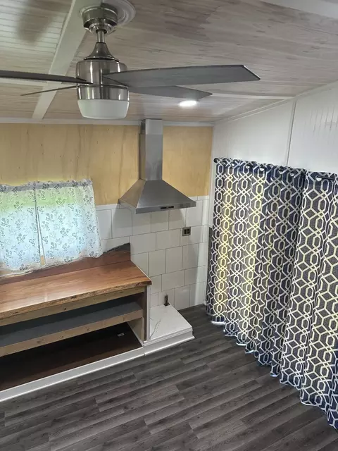 Kitchen - 48 Drop Tine Dr, Strafford, MO 65757 photo 3 of 4