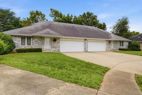 Exterior - 4044 S 4046 S Miranda Ct, Springfield, MO 65807 photo 3 of 5