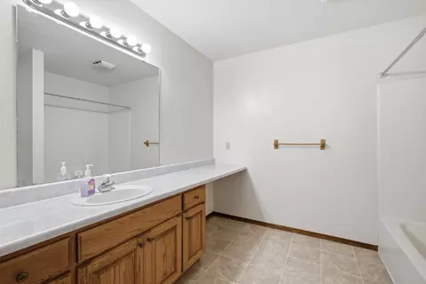 Bath - 4044 S 4046 S Miranda Ct, Springfield, MO 65807 photo 5 of 5