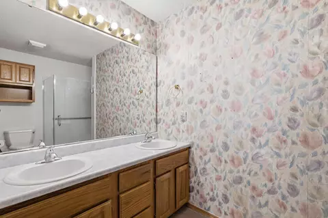 Bath - 4044 S 4046 S Miranda Ct, Springfield, MO 65807 photo 1 of 5