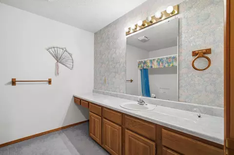 Bath - 4044 S 4046 S Miranda Ct, Springfield, MO 65807 photo 3 of 5