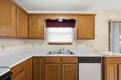 Kitchen - 4044 S 4046 S Miranda Ct, Springfield, MO 65807 photo 3 of 3